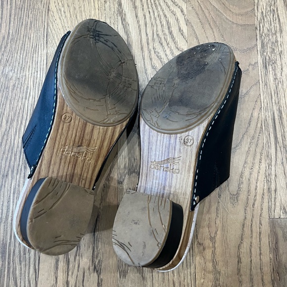 Dansko Maci Slides in Black - Picture 5 of 5